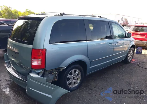 2010 Chrysler Town & Country Touring из США, поврежденный, VIN 2A4RR5D12AR305370